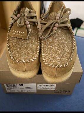 Clarks tan paisley suede Wallabee-style shoes
